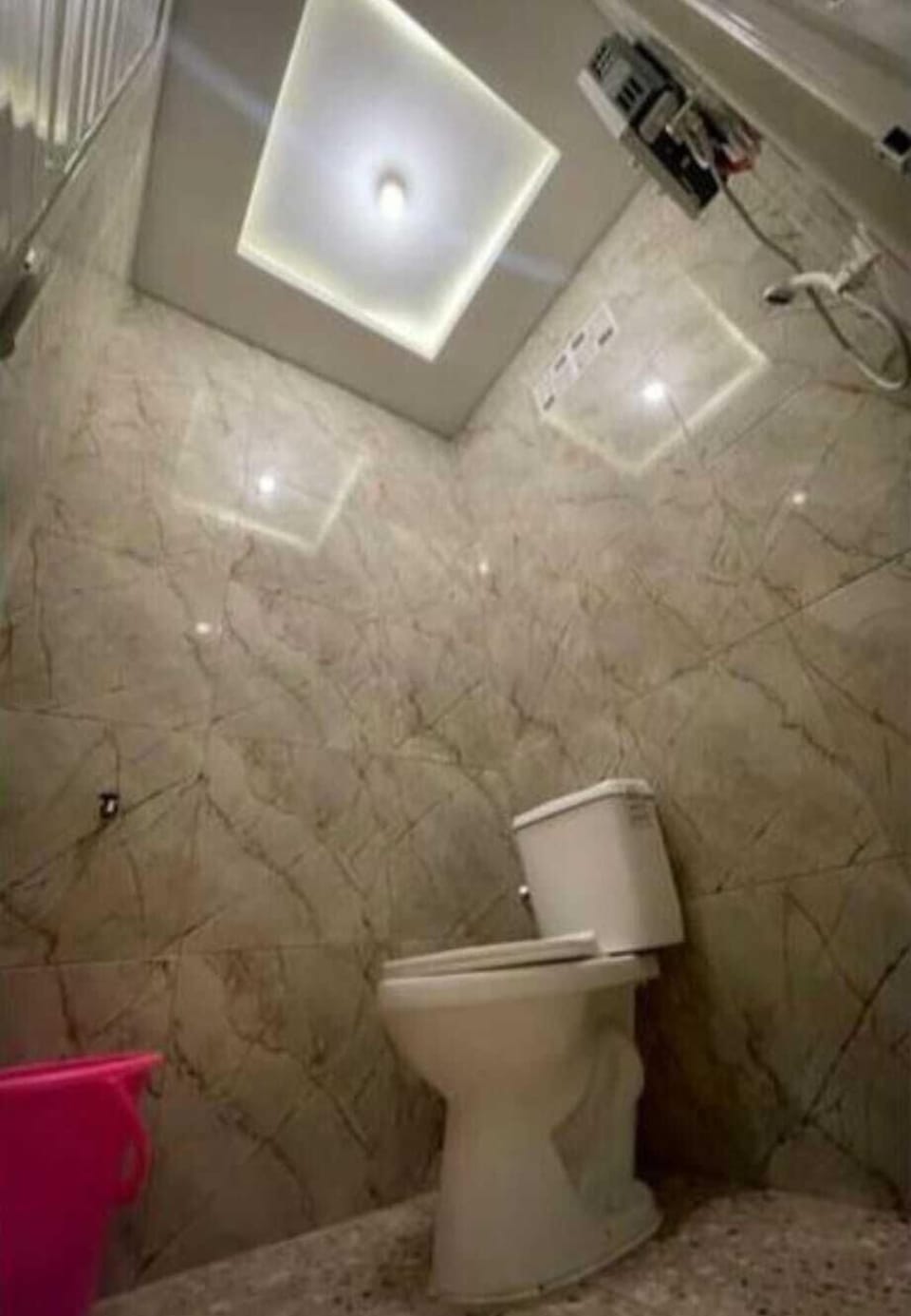 Family Room | Bathroom