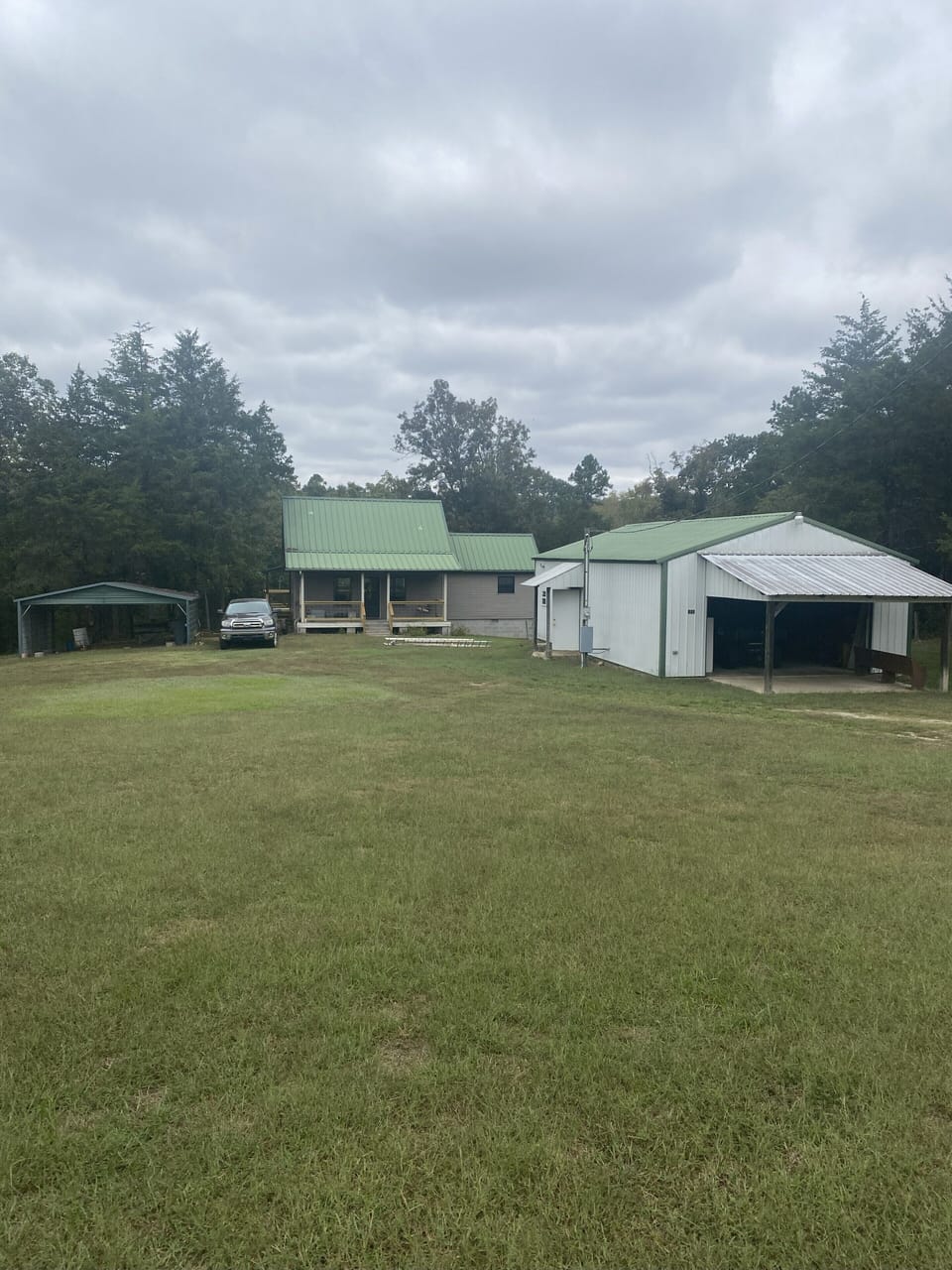 Cabin and shop (with privacy bunk room)