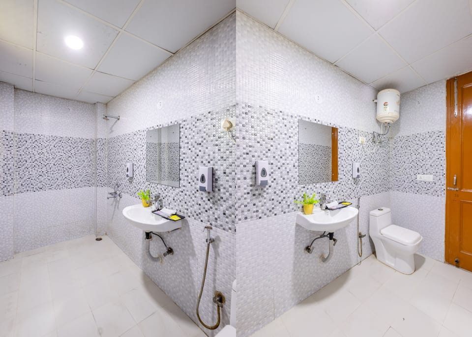 Standard Room | Bathroom | Slippers