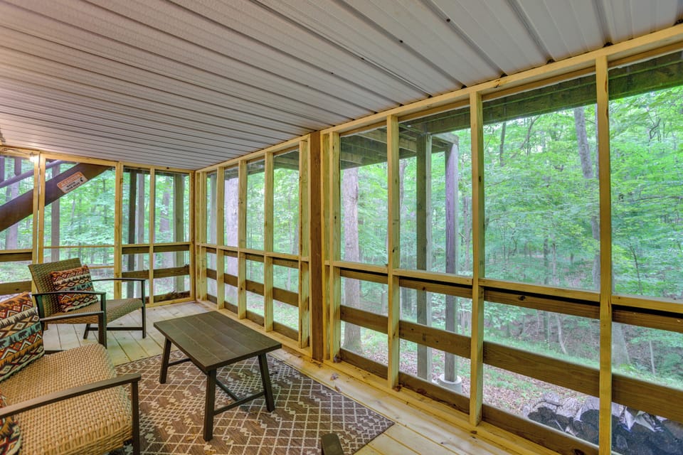 Screened-In Porch