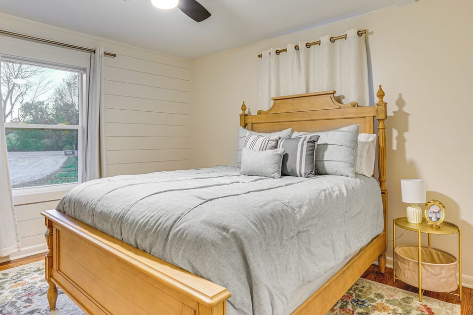 Bedroom 1 | Queen Bed | Linens Provided