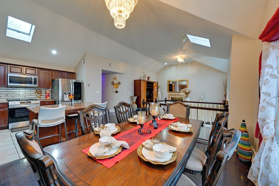 Dining Area | Dishware & Flatware