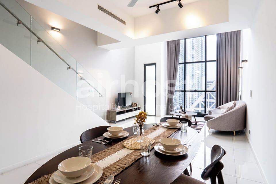 Apartment, 1 Queen Bed, Non Smoking, City View | Dining room