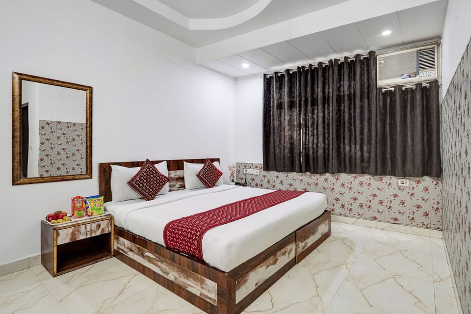 Pillowtop beds, desk, laptop workspace, free WiFi