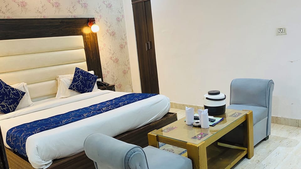 Superior Double Room | Desk, laptop workspace, WiFi (free), bed sheets