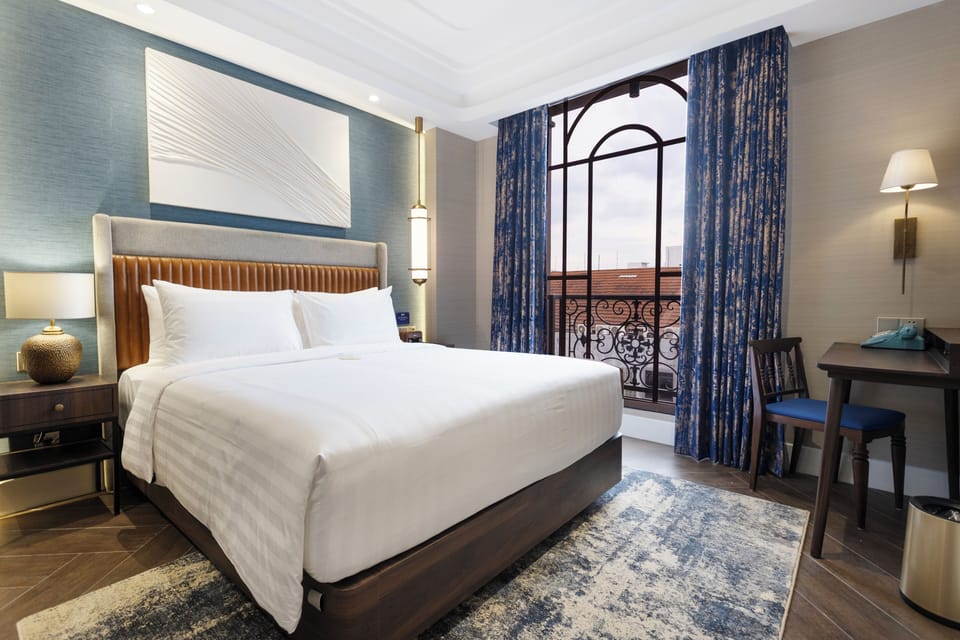 Superior Queen with Air Purifier | In-room safe, blackout drapes, free WiFi, bed sheets