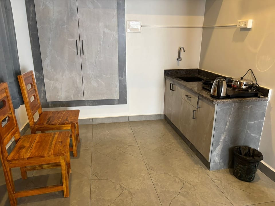 Deluxe Double Room | Private kitchen