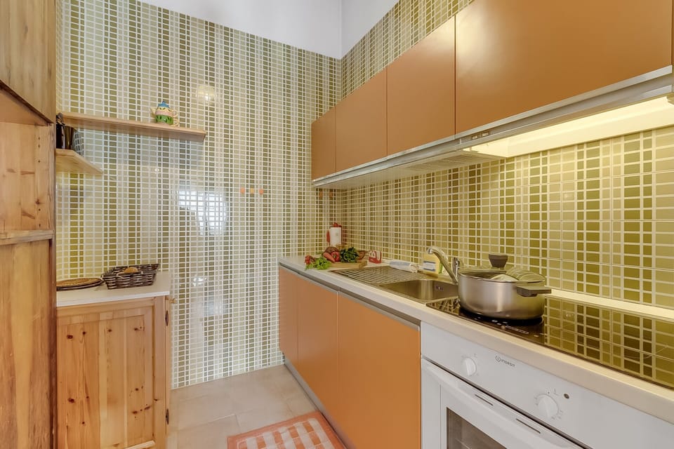 Family Apartment, 3 Bedrooms, Balcony (Appartamento Apapa House) | Private kitchen