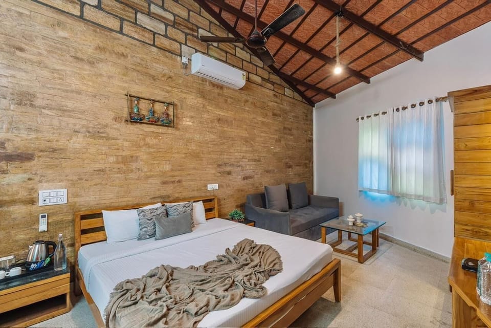 Deluxe Cottage, Garden View | Desk, laptop workspace, free WiFi