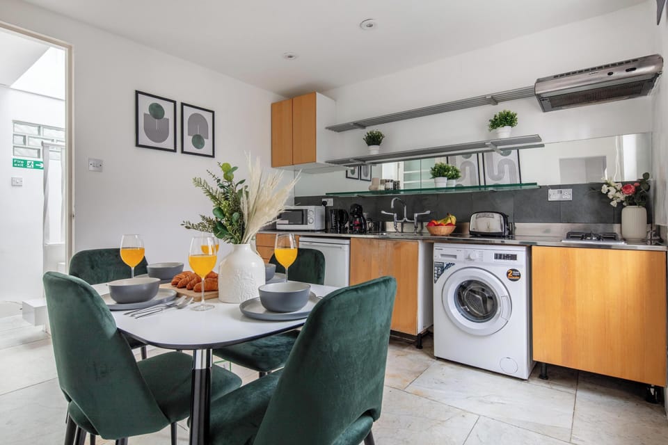 City Apartment, 1 Double Bed with Sofa bed, Non Smoking, City View | Private kitchen | Espresso maker, coffee/tea maker, electric kettle, toaster