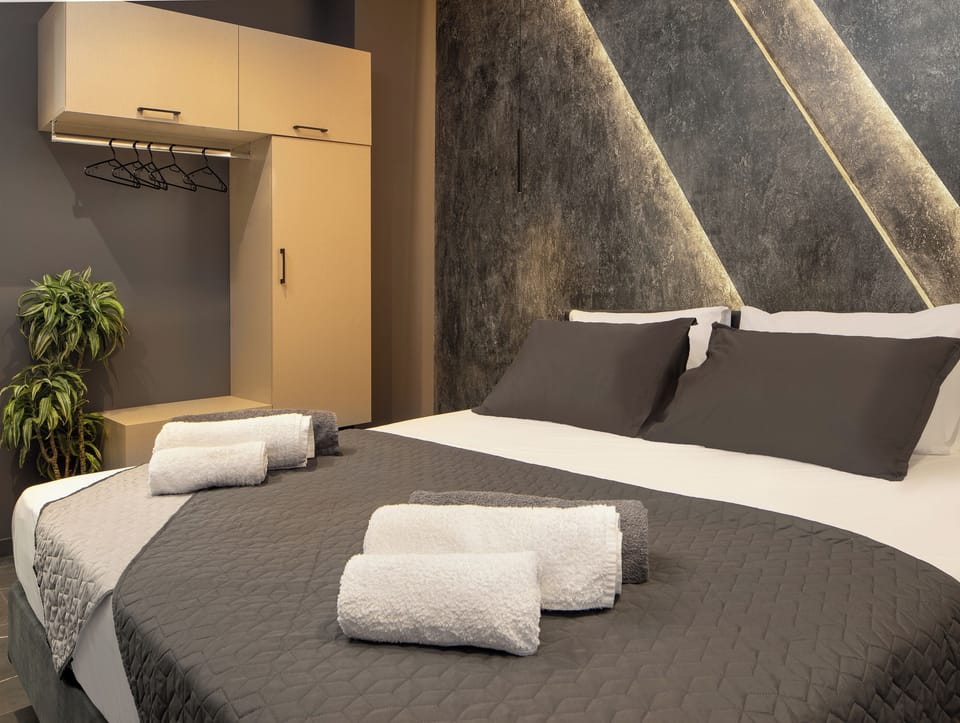 Luxury Villa, Garden View | Soundproofing, iron/ironing board, WiFi (free), bed sheets