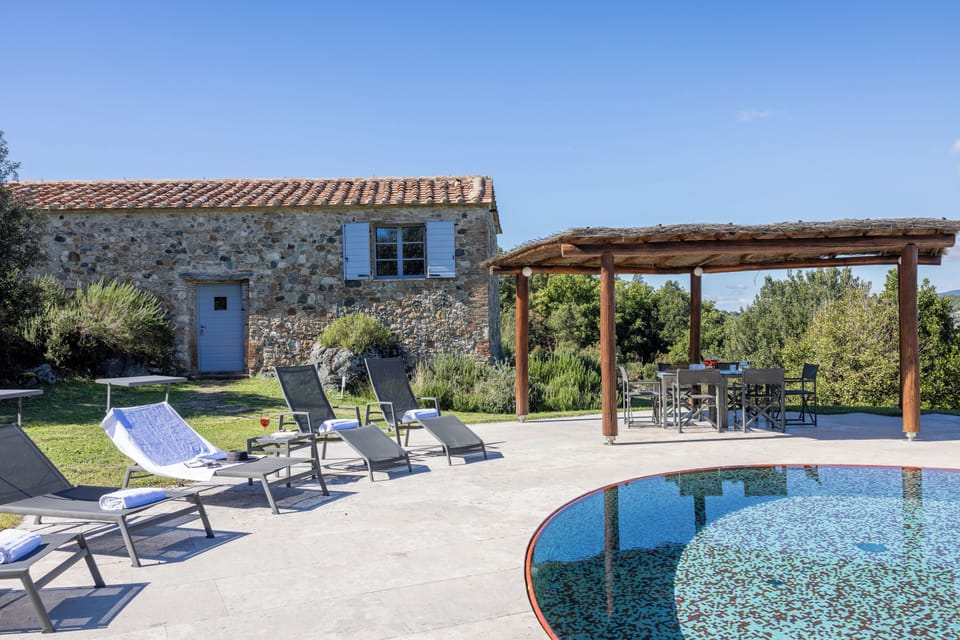Seasonal outdoor pool, sun loungers
