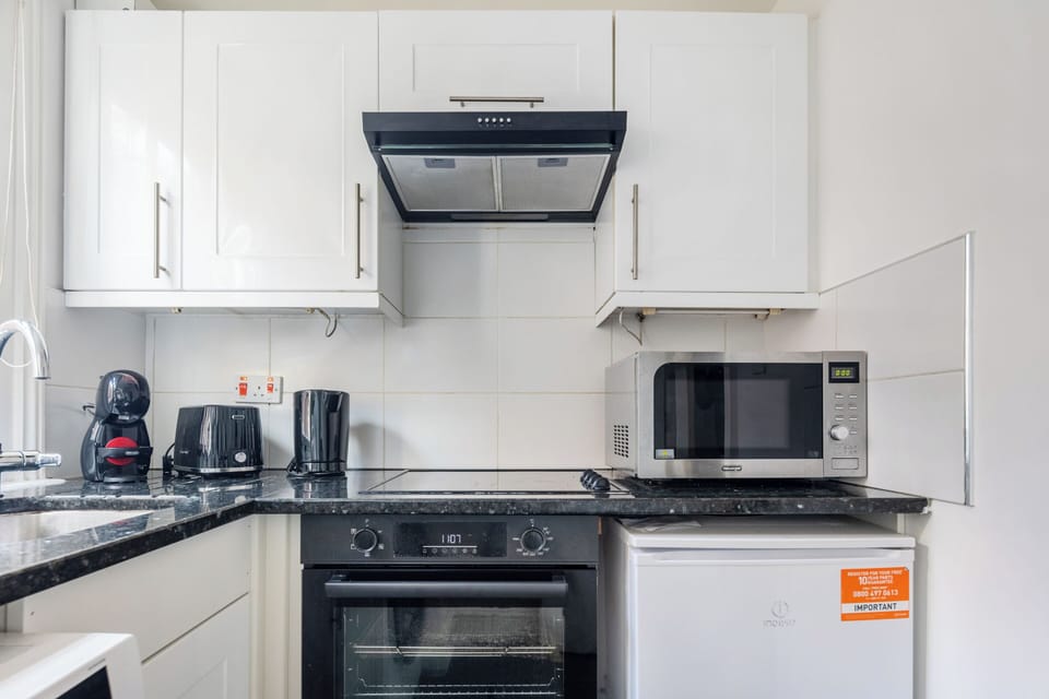City Apartment, 2 Double Beds, Non Smoking, City View | Private kitchen | Espresso maker, coffee/tea maker, electric kettle, toaster