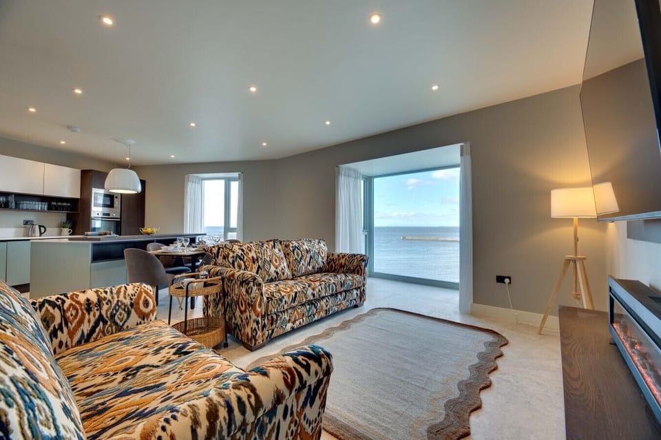Comfortable Lounge