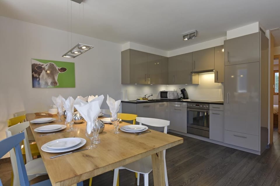 Dining + kitchen