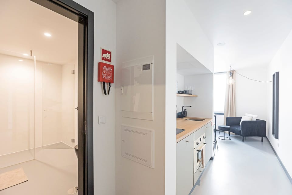 Studio, Courtyard View | Private kitchen