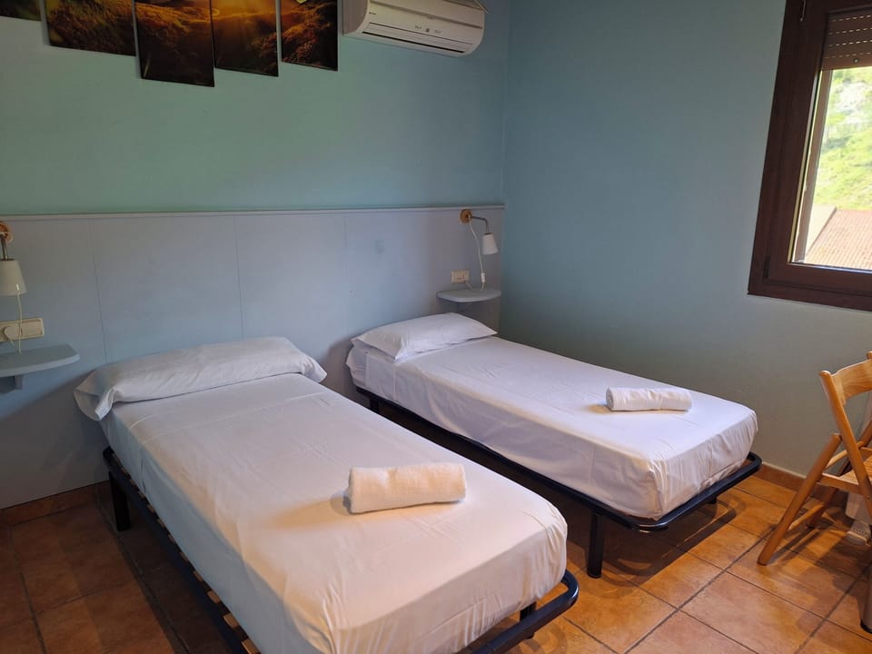 Twin Room | Free WiFi