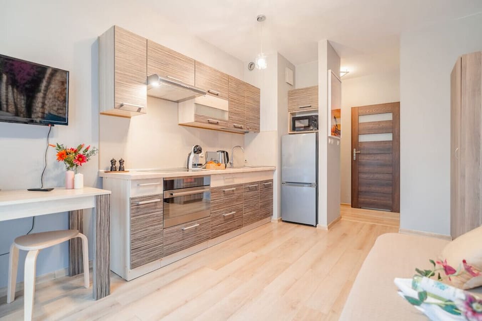 Centrally Located Apartment with Balcony Perfect for Four | Book Now With RENTUJEMY