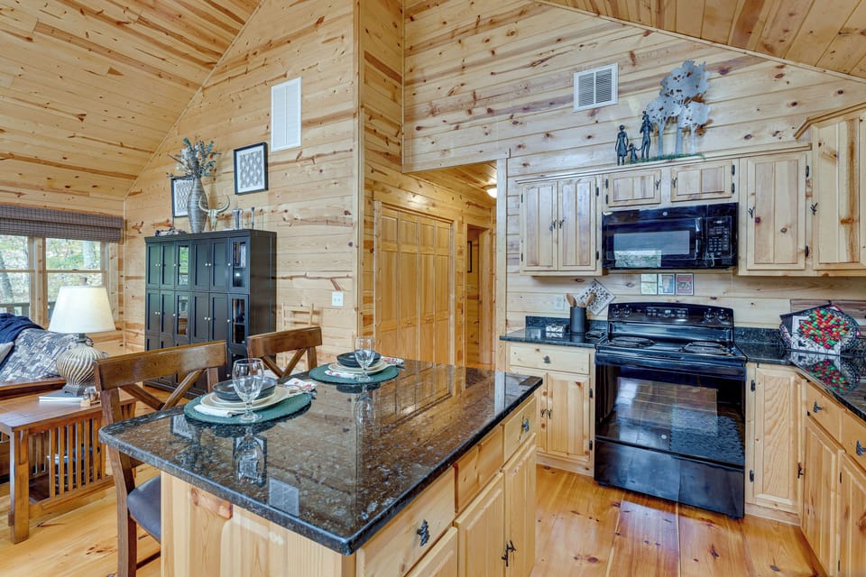 House (2 Bedrooms) | Interior