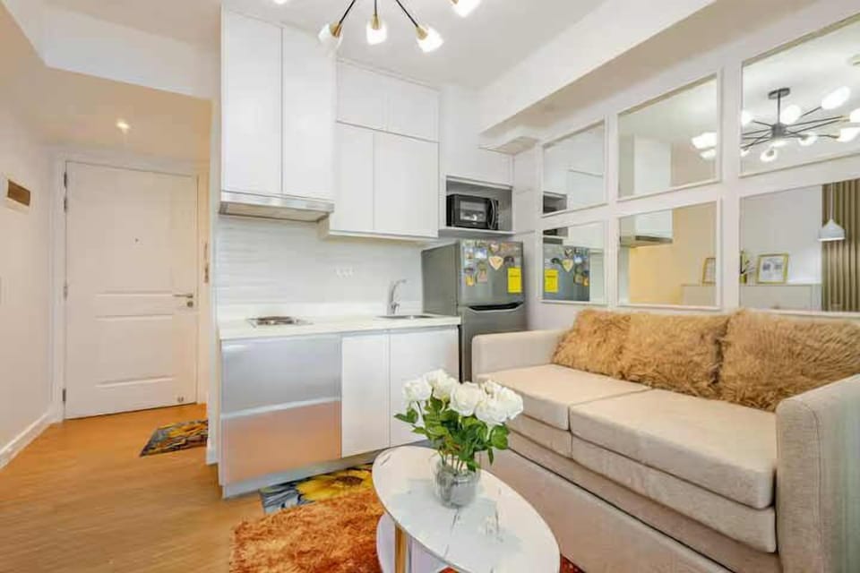 Executive Apartment, Balcony, City View | Private kitchen | Toaster