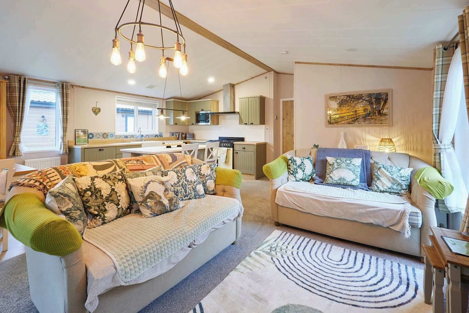 Lucky Lodge, Allerthorpe Golf & Country Park, York - Host & Stay