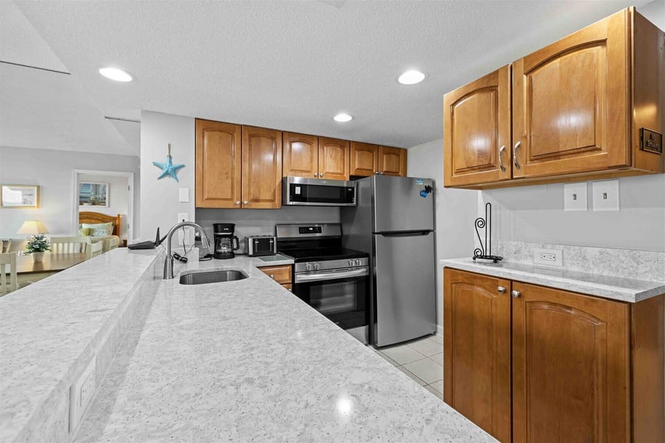 A Spacious Kitchen any Home Chef will love!