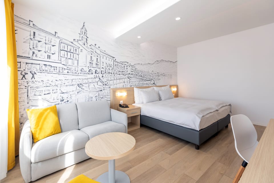 Deluxe Double Room, Balcony, Lake View | In-room safe, blackout drapes, free WiFi