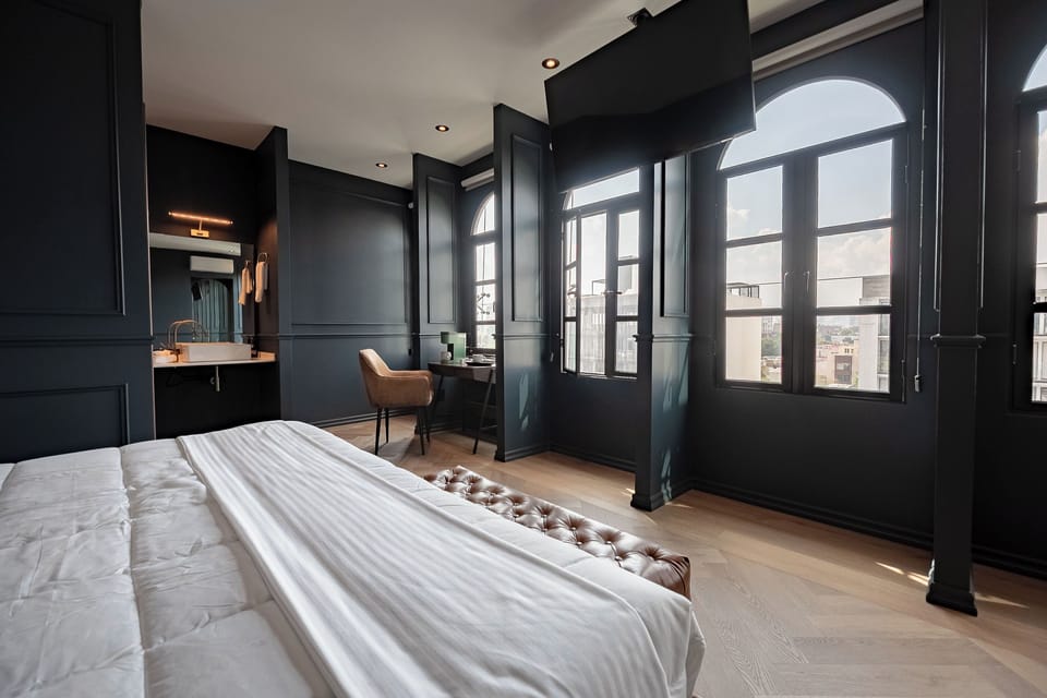 Premium Suite, City View | Premium bedding, down comforters, memory foam beds, laptop workspace