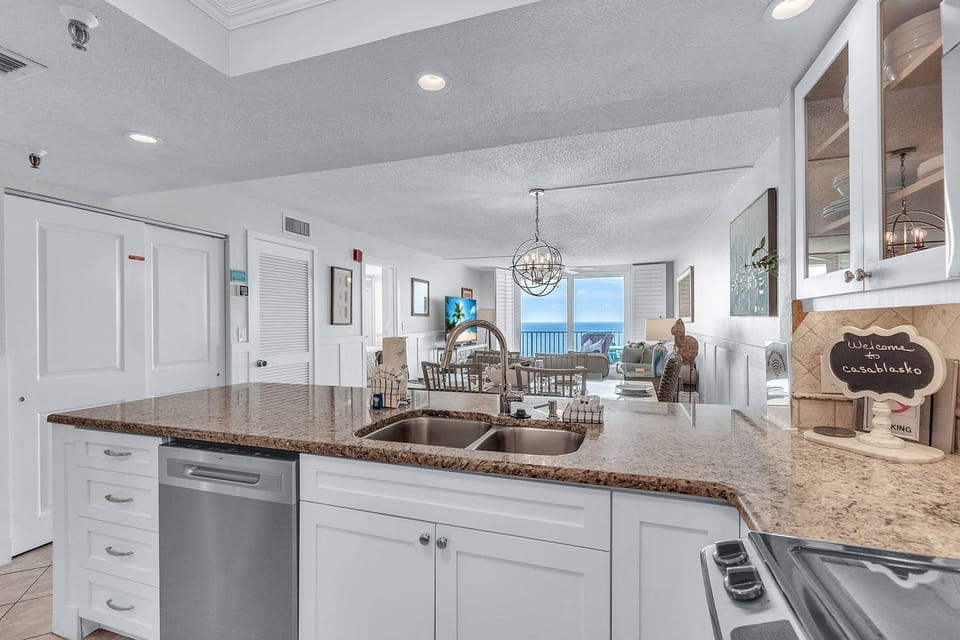 Condo, Multiple Beds (Sand Castle II #2602 - Premier) | Private kitchen | Oven, toaster