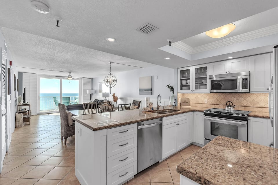 Condo, Multiple Beds (Sand Castle II #2602 - Premier) | Private kitchen | Oven, toaster