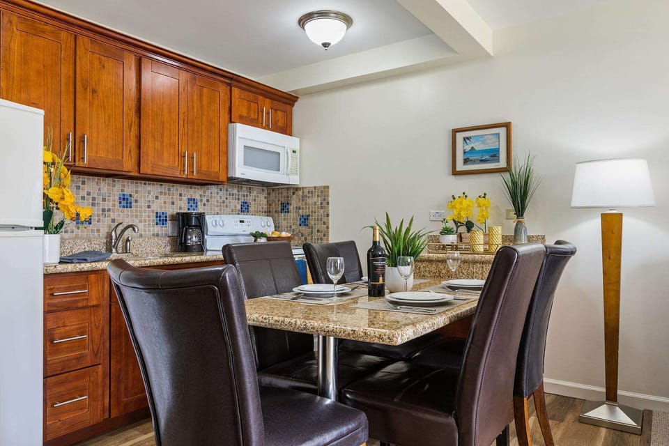 Kitchen / Dining