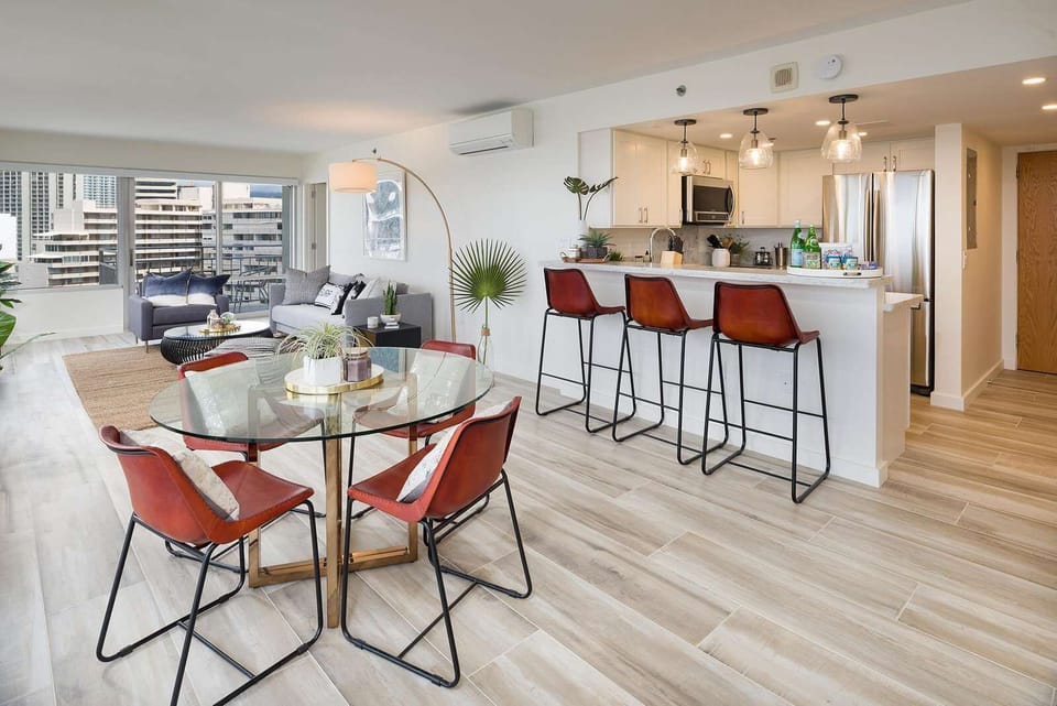Kitchen / Dining