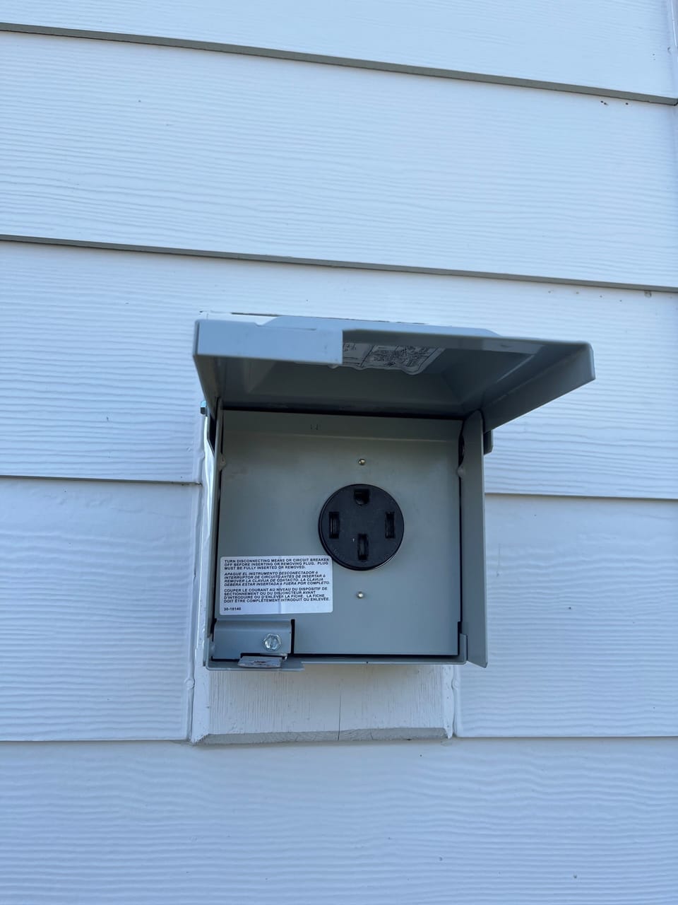EV 4 prongs outlet 240V