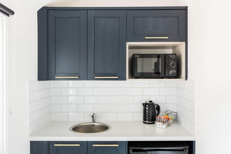 Kitchenette.