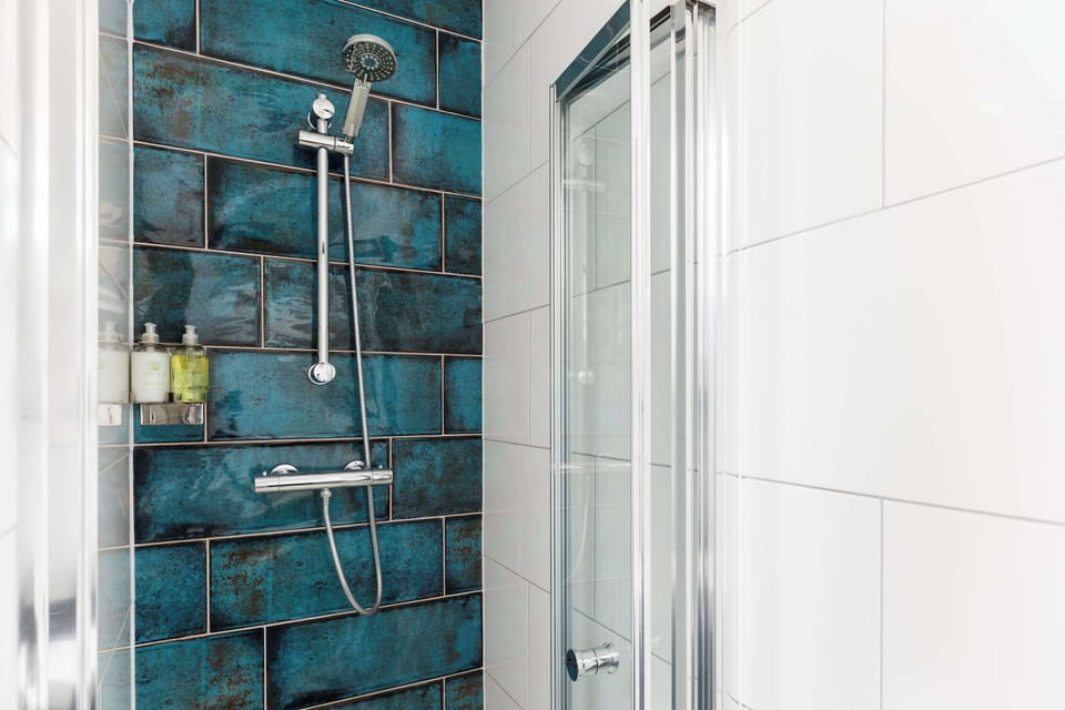 Ensuite Bathroom.