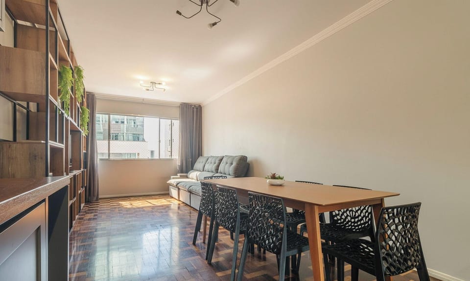 Basic Apartment | Dining
