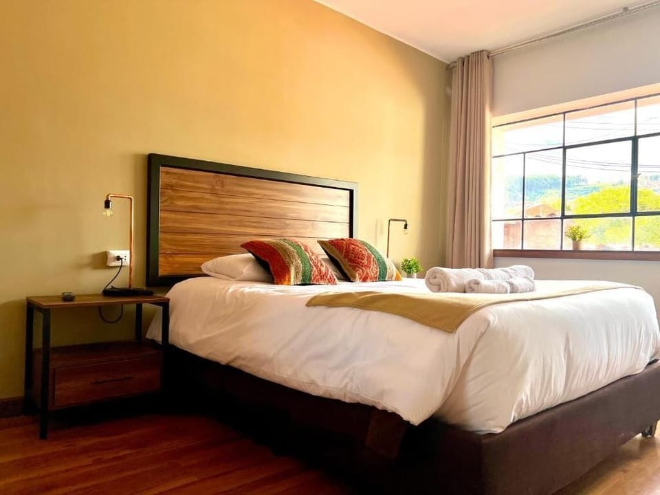 Egyptian cotton sheets, premium bedding, free WiFi