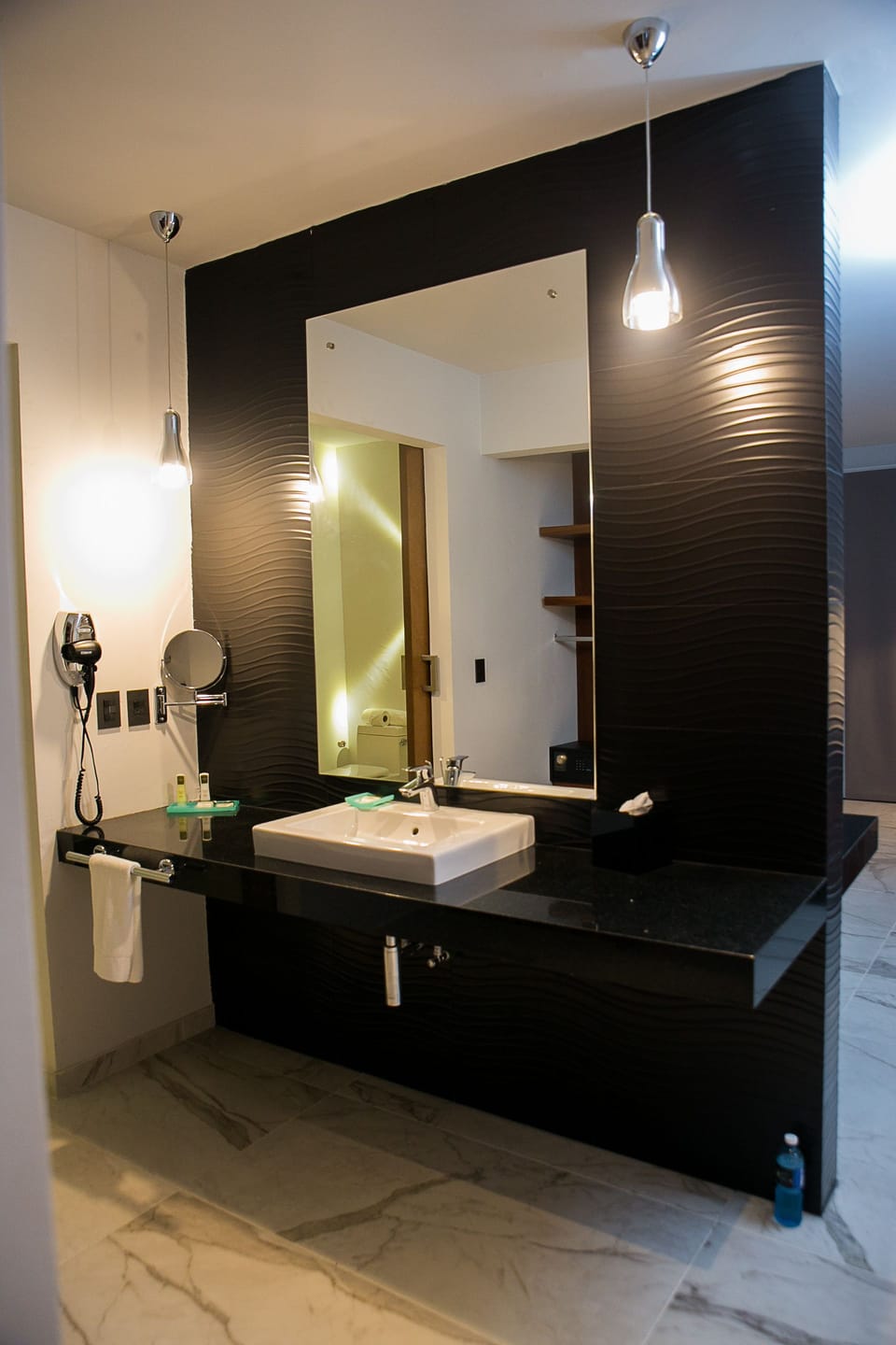 Bathroom sink
