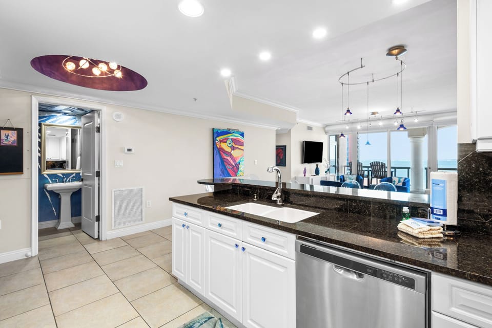 Full kitchen