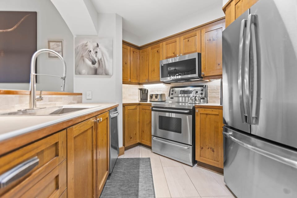 Full Kitchen