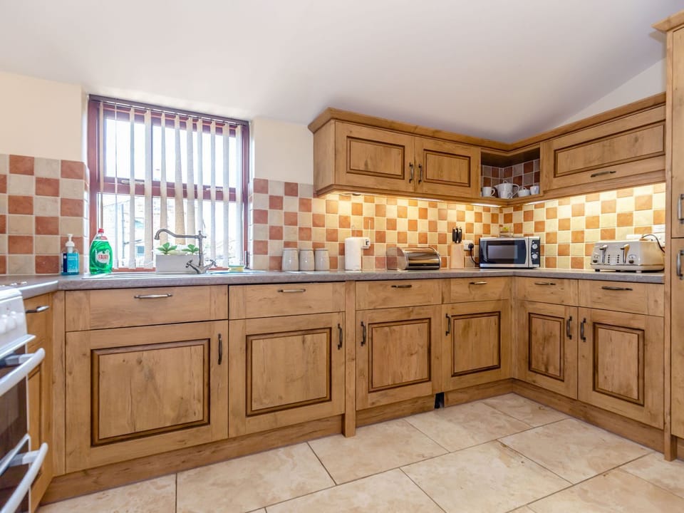 Fridge, dishwasher, cookware/dishes/utensils