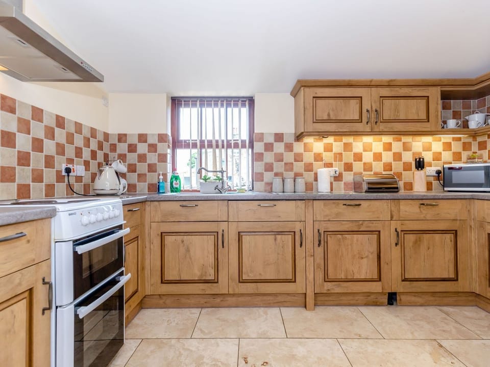Fridge, dishwasher, cookware/dishes/utensils