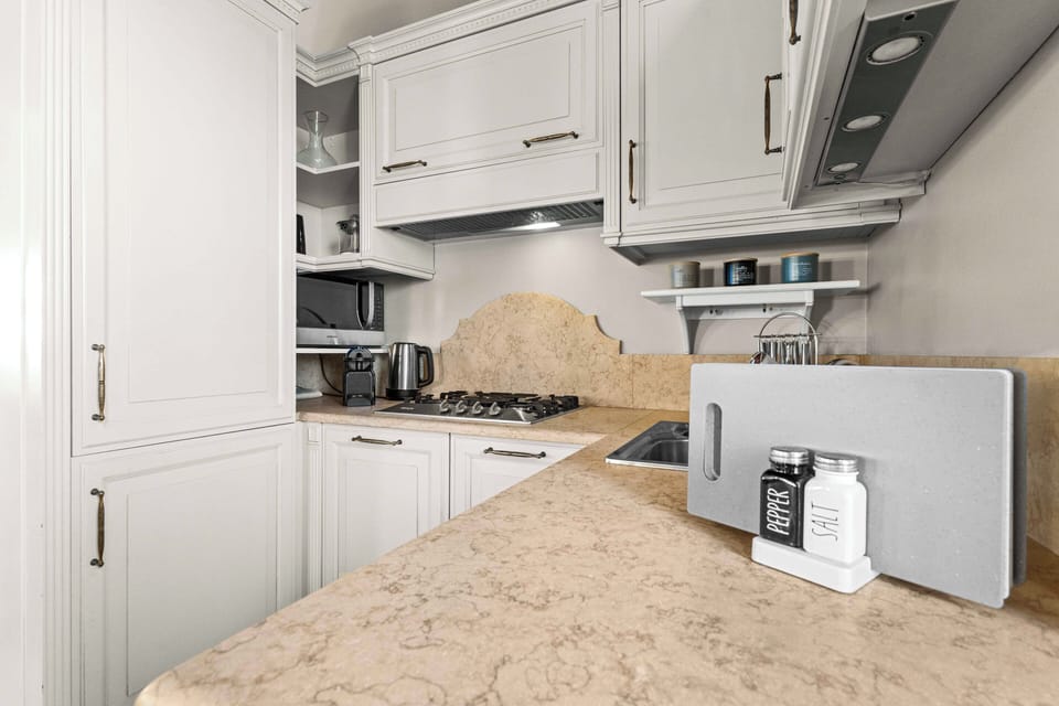 Basic Room, Non Smoking, Kitchenette | Private kitchenette