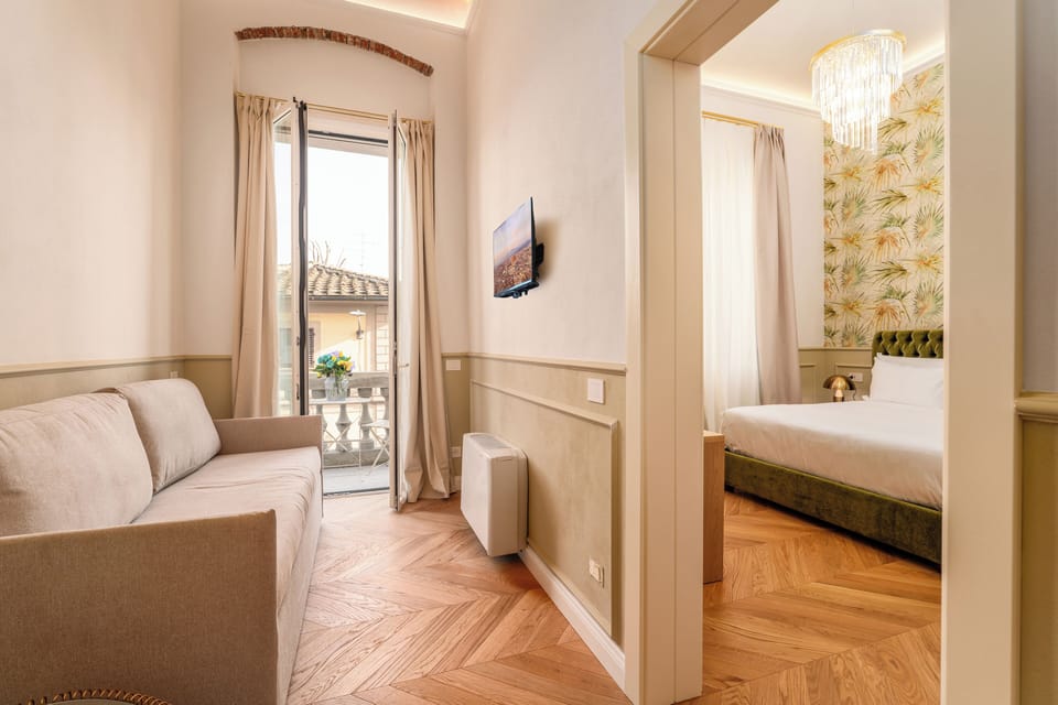 Deluxe Double Room | Minibar, in-room safe, desk, laptop workspace