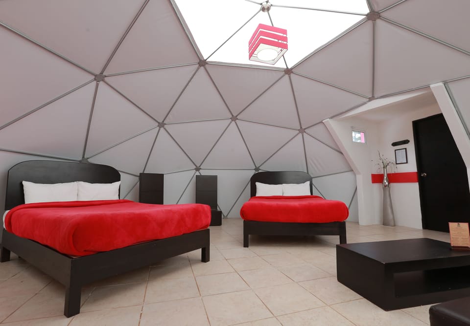 Glamping | WiFi (free), bed sheets