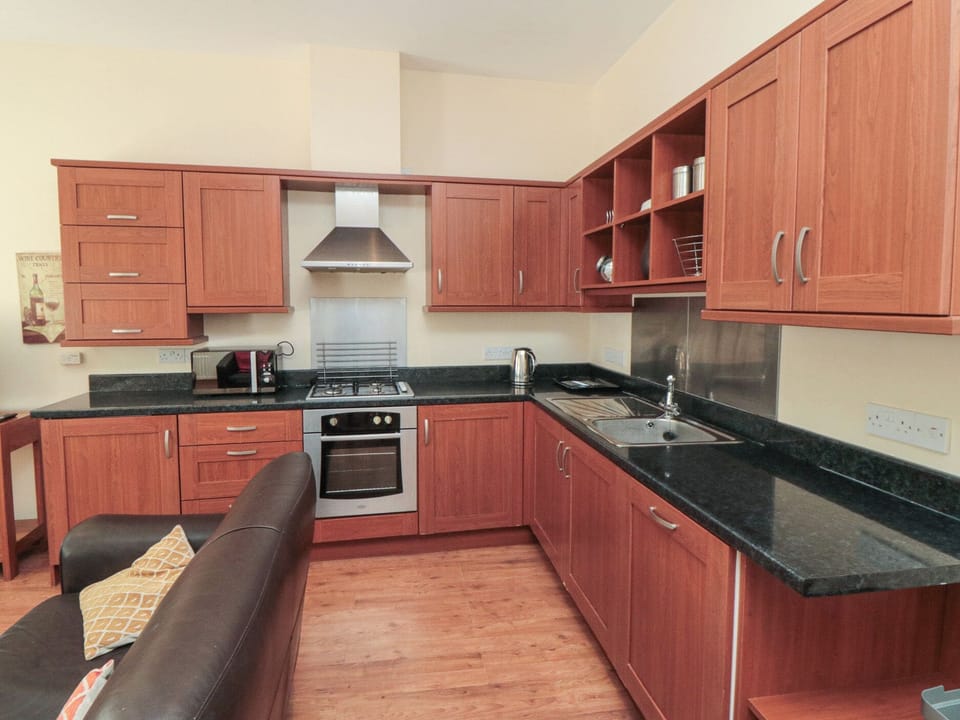 Cookware/dishes/utensils