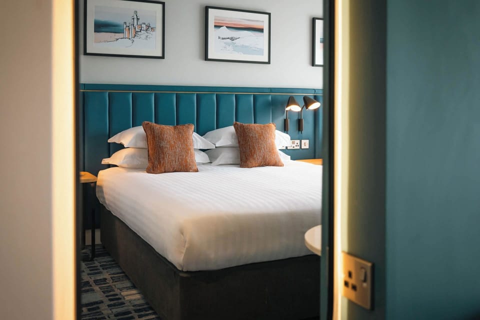 Superior Accessible Double Room | In-room safe, desk, laptop workspace, iron/ironing board