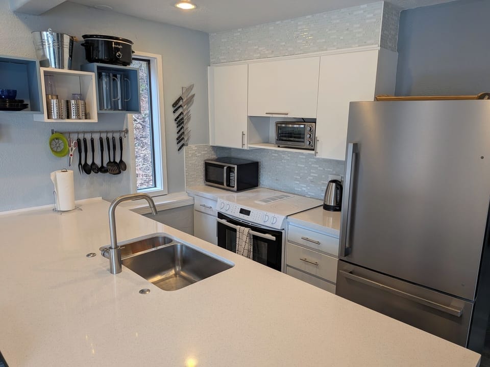Bright and modern kitchen