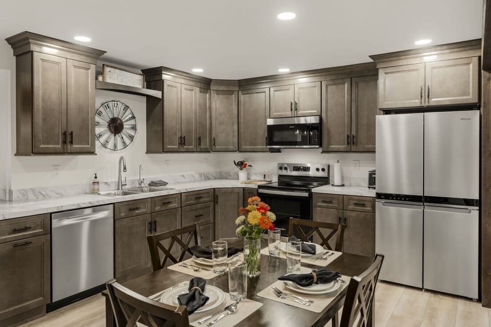 [Kitchen/ Dining Area] Including your cooking basics