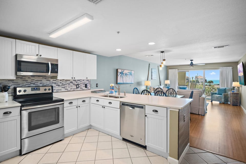 Condo, Multiple Beds (Amalfi Coast 318B) | Private kitchen